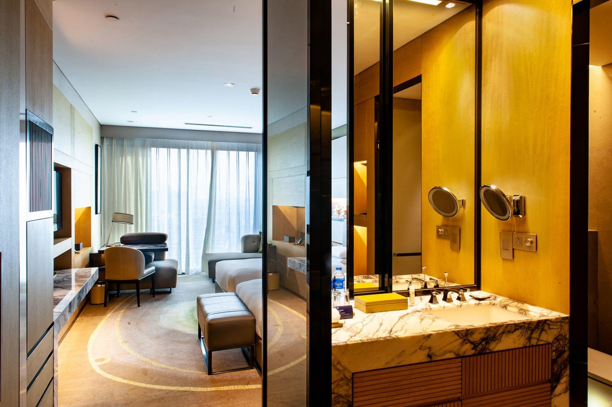 Отель Hyatt Regency Tianjin East Экстерьер фото