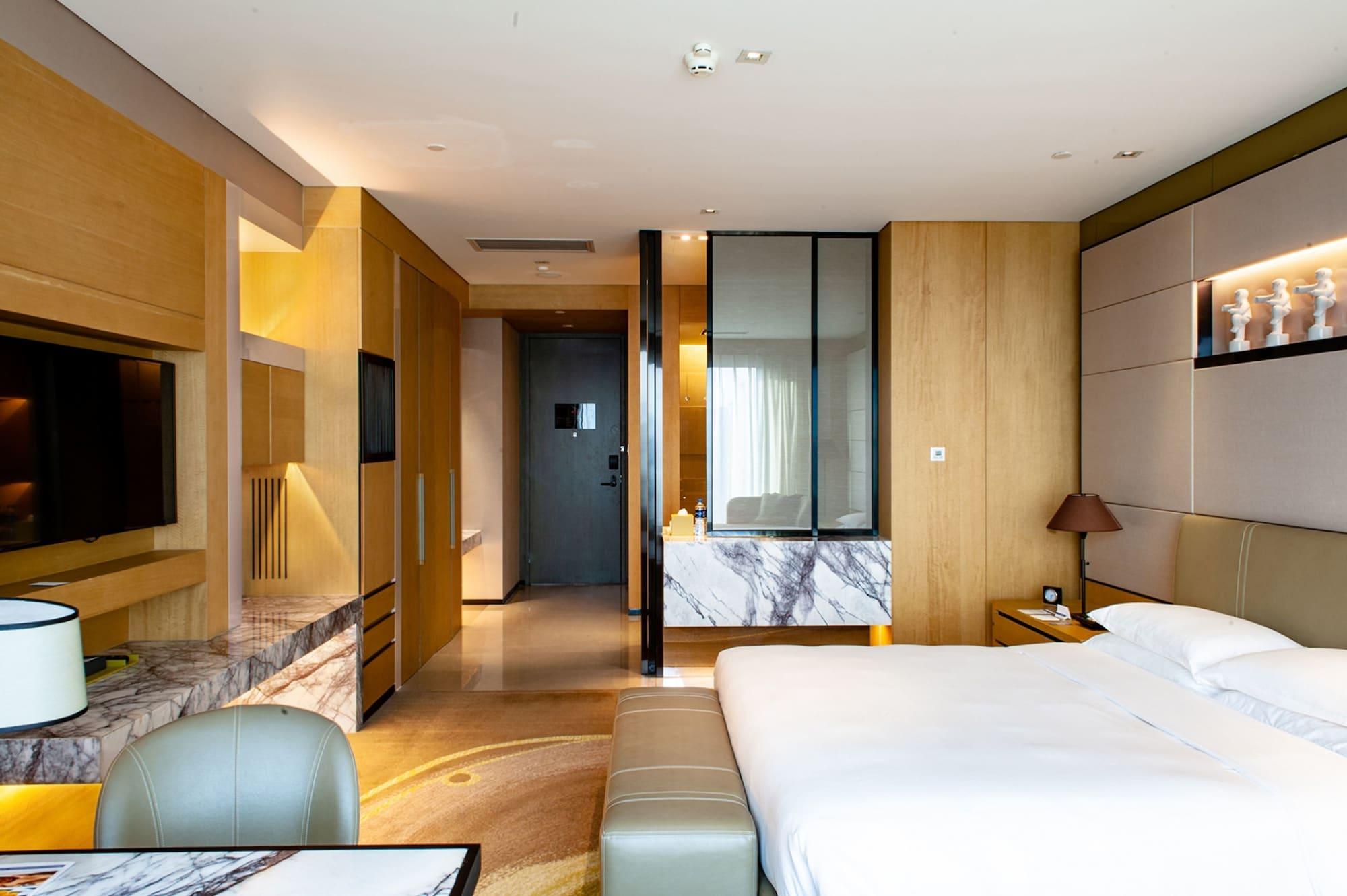 Отель Hyatt Regency Tianjin East Экстерьер фото