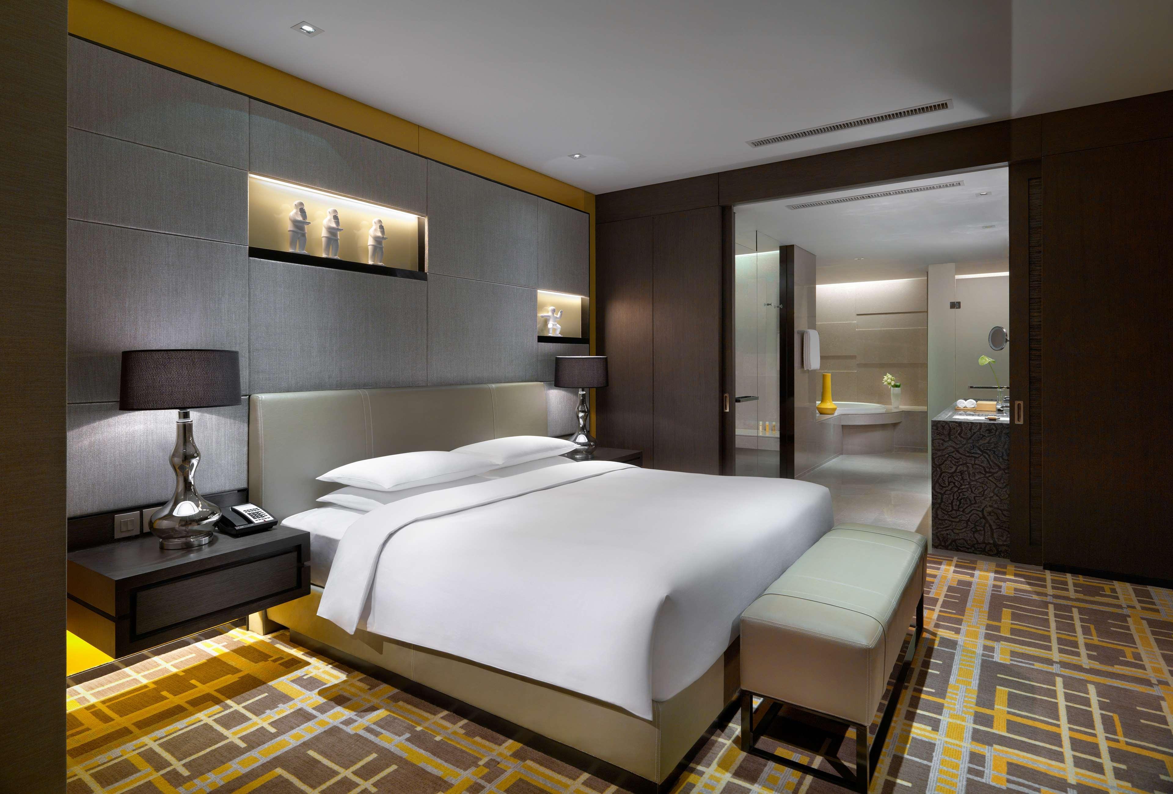 Отель Hyatt Regency Tianjin East Экстерьер фото