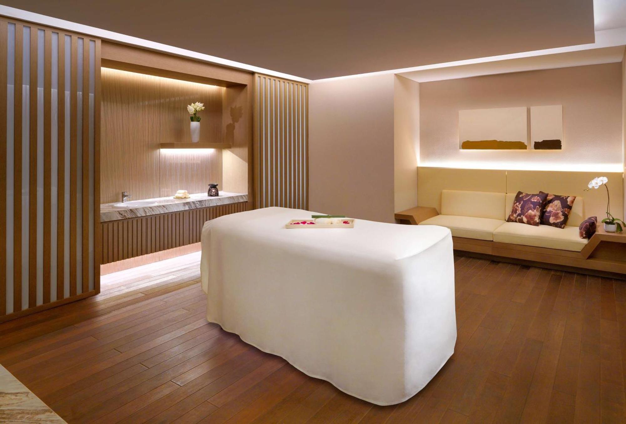 Отель Hyatt Regency Tianjin East Экстерьер фото