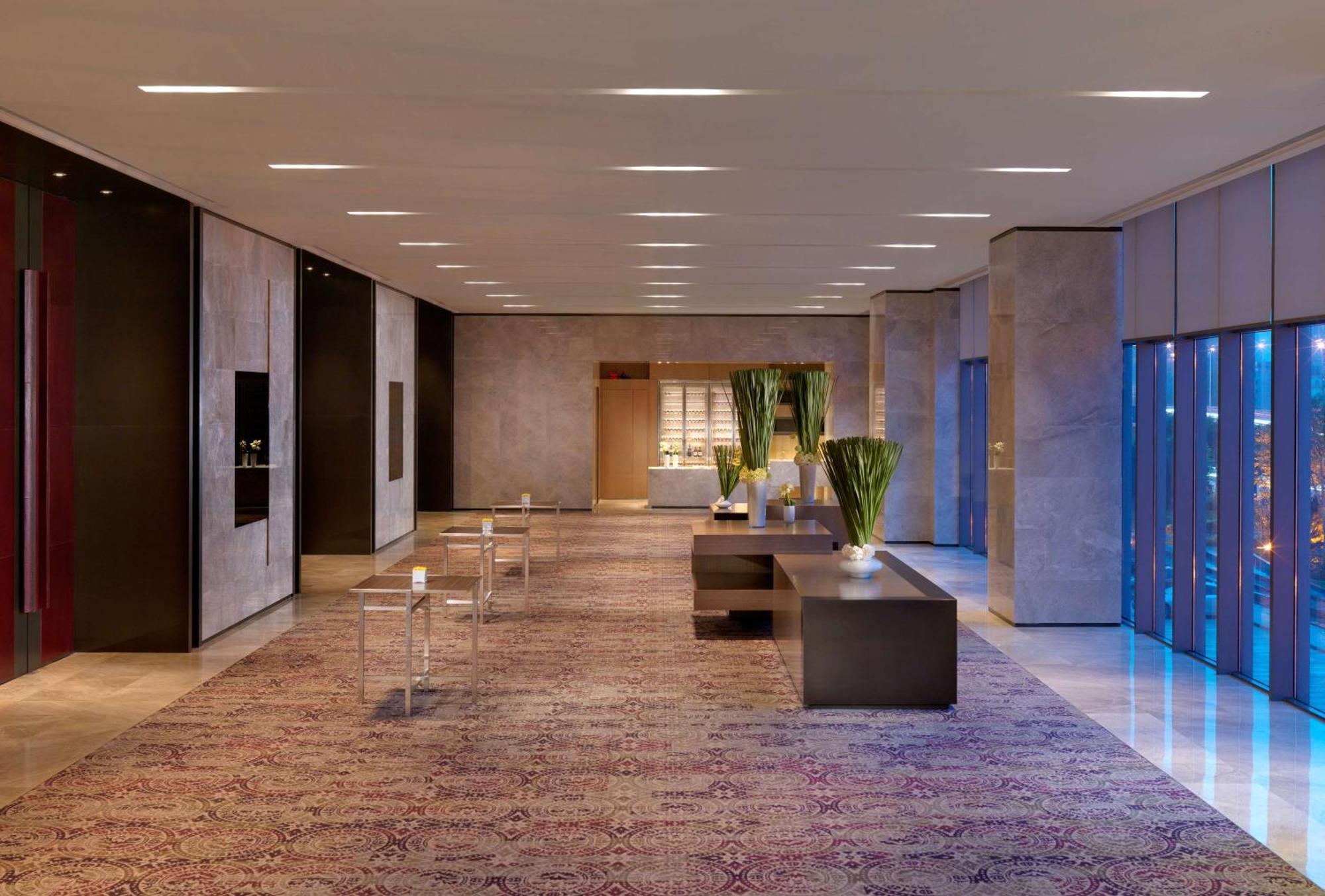 Отель Hyatt Regency Tianjin East Экстерьер фото