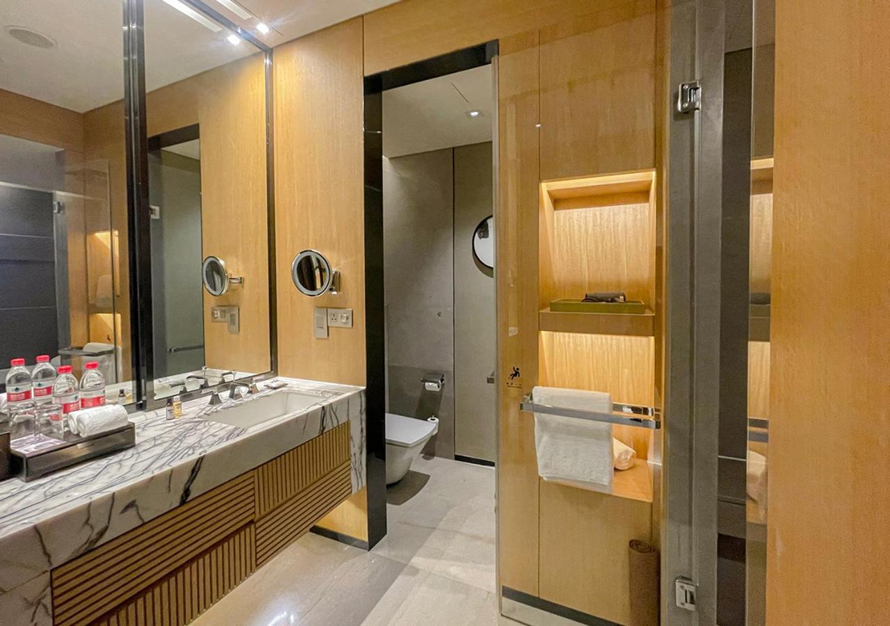 Отель Hyatt Regency Tianjin East Экстерьер фото