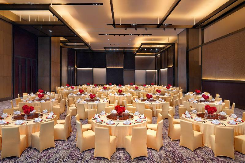 Отель Hyatt Regency Tianjin East Экстерьер фото
