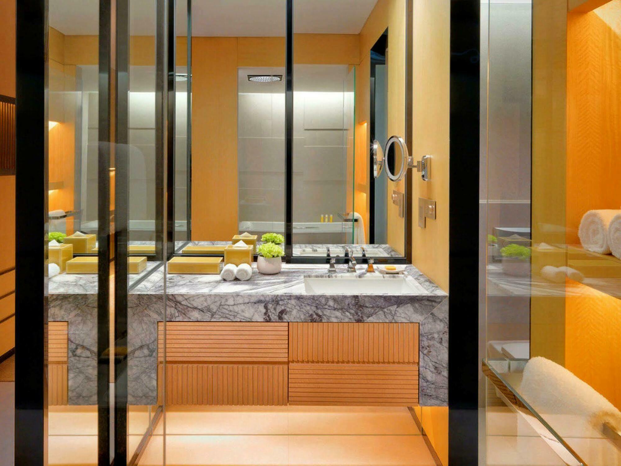 Отель Hyatt Regency Tianjin East Экстерьер фото